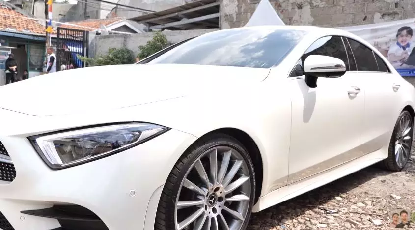 Potret mobil baru Paula miliki teknologi super canggih © 2020 YouTube/Baim Paula