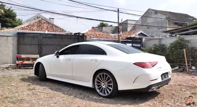 Potret mobil baru Paula miliki teknologi super canggih © 2020 YouTube/Baim Paula