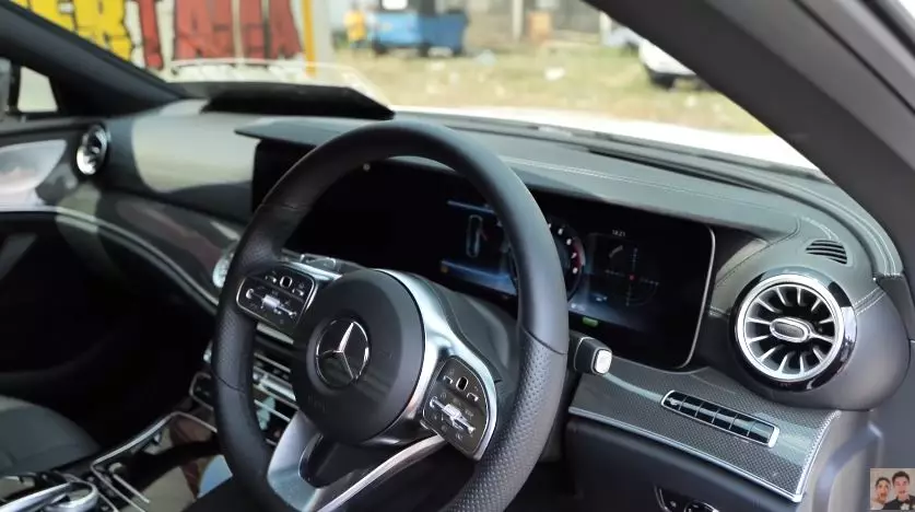 Potret mobil baru Paula miliki teknologi super canggih © 2020 YouTube/Baim Paula