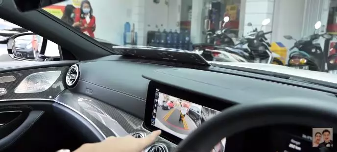 Potret mobil baru Paula miliki teknologi super canggih © 2020 YouTube/Baim Paula