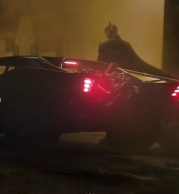 Potret Robert Pattinson Berbagai sumber