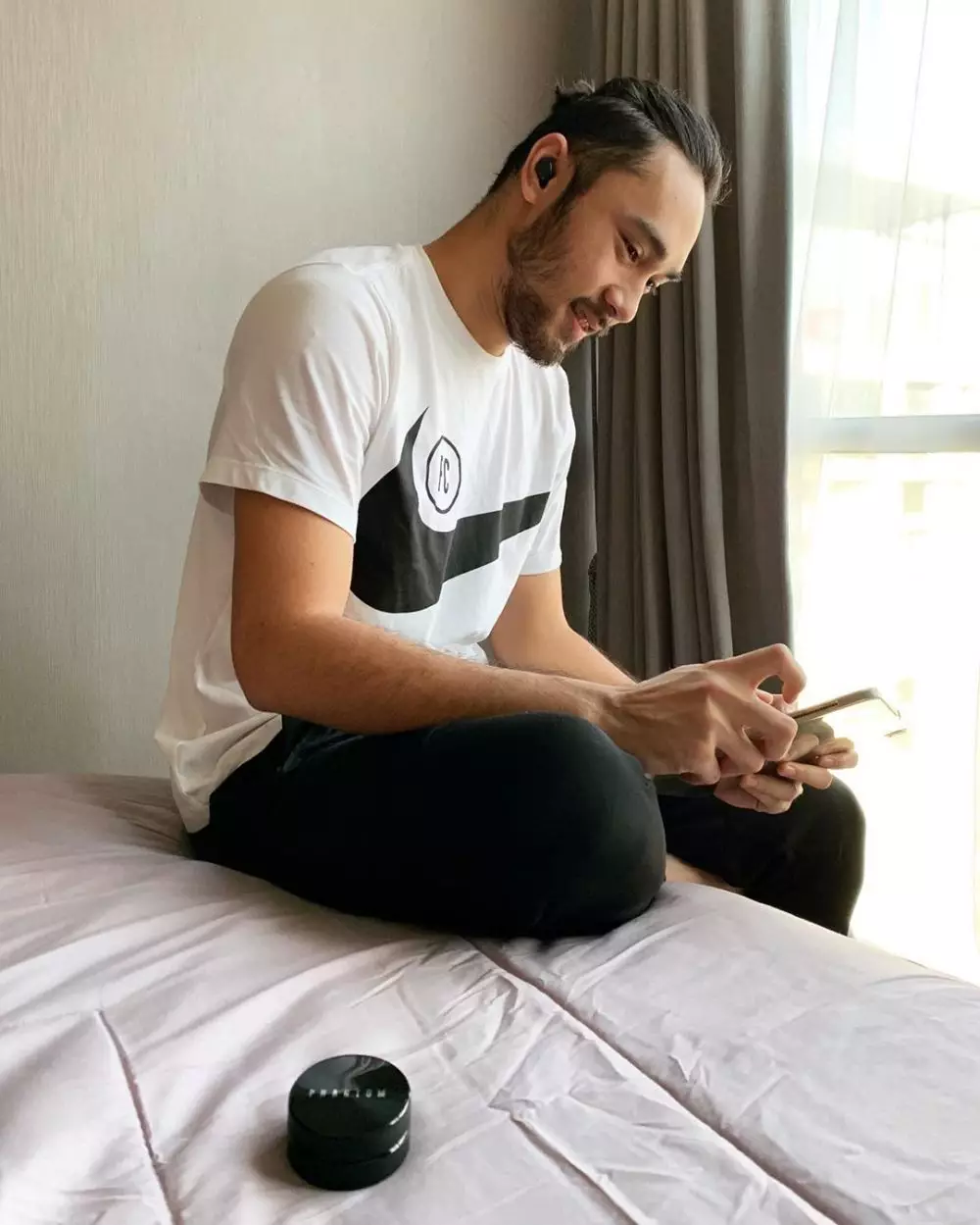 Potret terbaru Achmad Megantara tampil dengan brewok © 2020 Instagram/megantaraaa