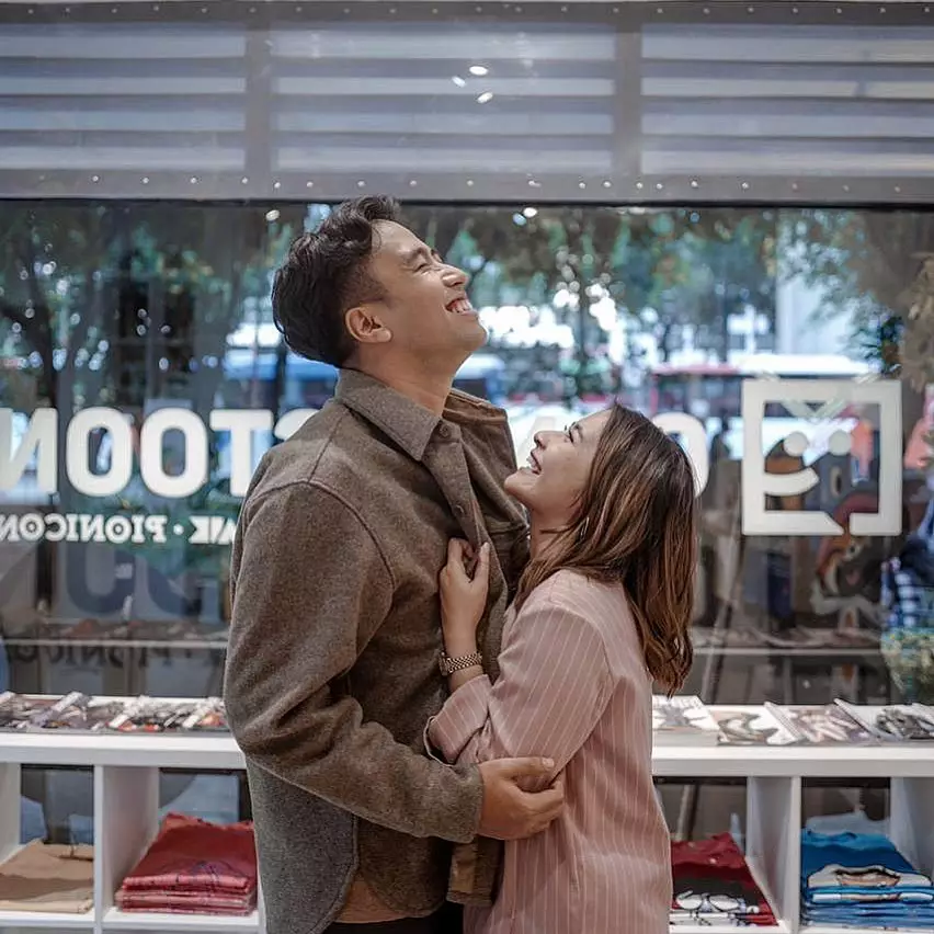 potret kebersamaan Prilly Latuconsina & Vidi Aldiano © 2020 Instagram potret kebersamaan Prilly Latuconsina & Vidi Aldiano © 2020 Instagram