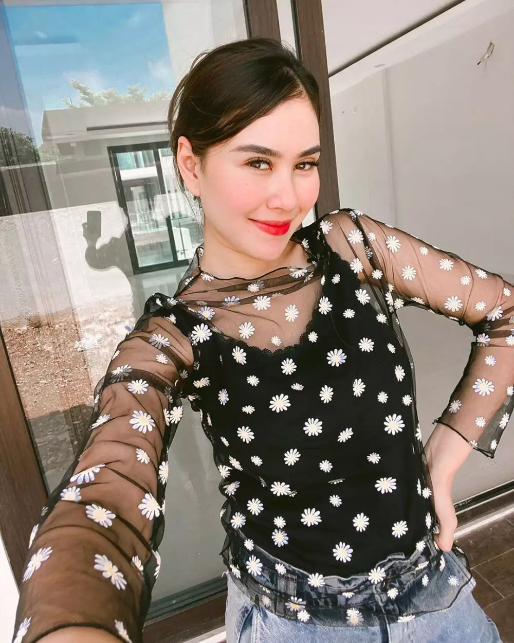 syahnaz tampil langsing usai melahirkan © 2020 Instagram/@syahnazs syahnaz tampil langsing usai melahirkan © 2020 Instagram/@syahnazs