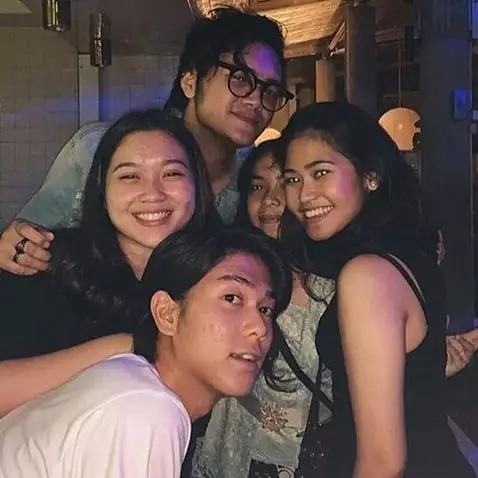 kedekatan iqbaal dan zidny  Berbagai Sumber kedekatan iqbaal dan zidny  Berbagai Sumber