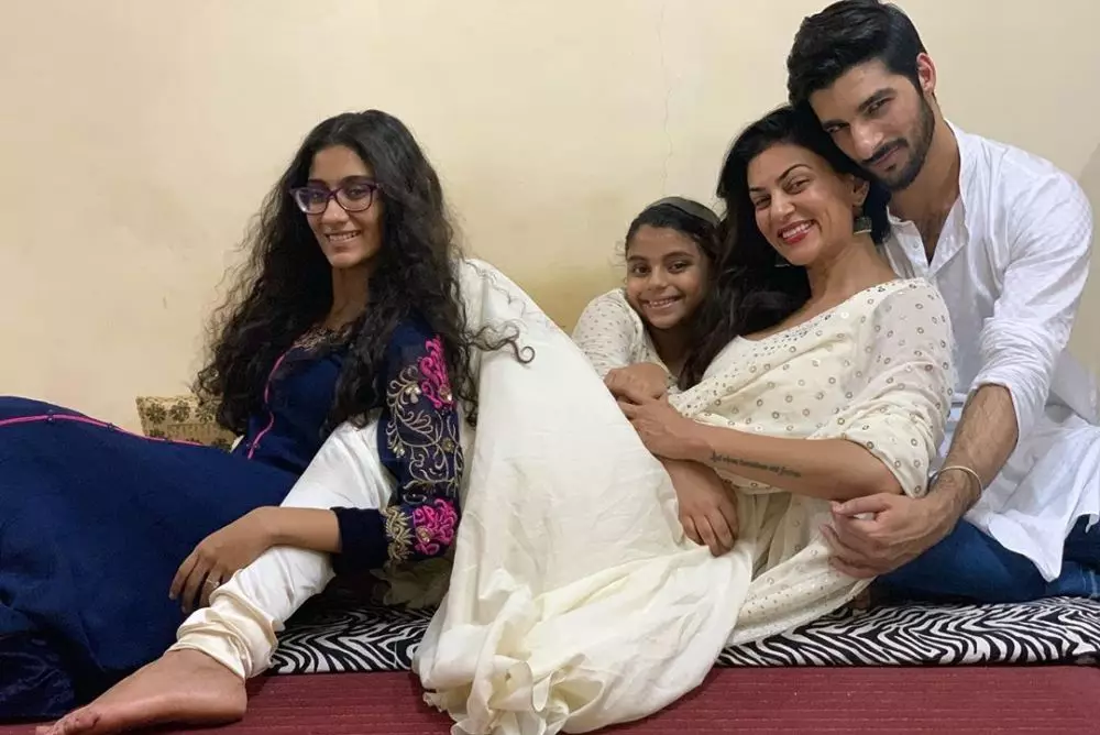 sushmita sen dan putrinya Instagram