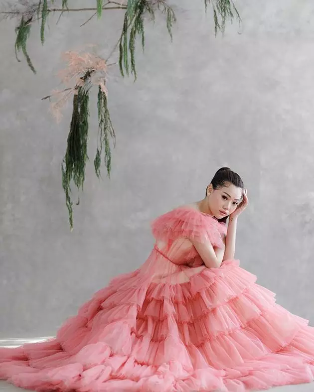 Gaya prewedding Reza Arap dan Wendy © 2020 brilio.net