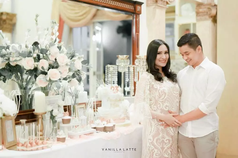 Angbeen Rishi pamer baby bump berbagai sumber