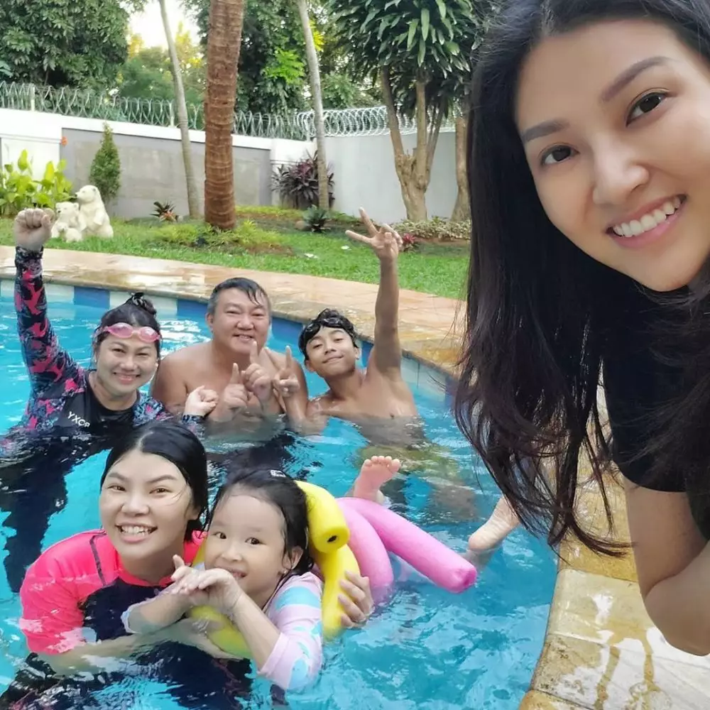 Betrand Peto dan orangtua Sarwendah Instagram