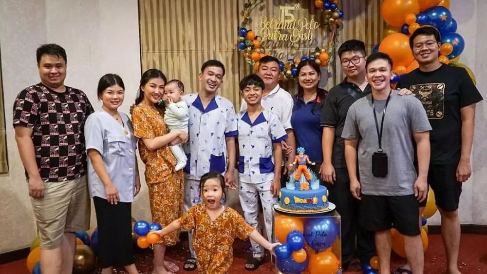 Betrand Peto dan orangtua Sarwendah Instagram