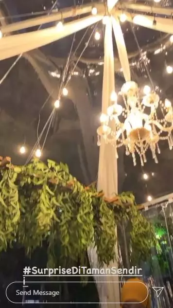 potret kejutan ultah Ayu Dewi © 2020 Instagram/@mrsayudewi