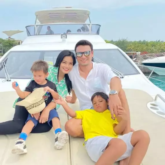 titi kamal liburan di kapal In