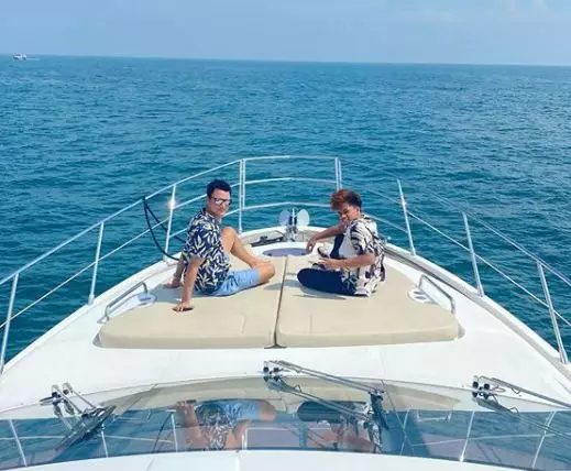 titi kamal liburan di kapal In