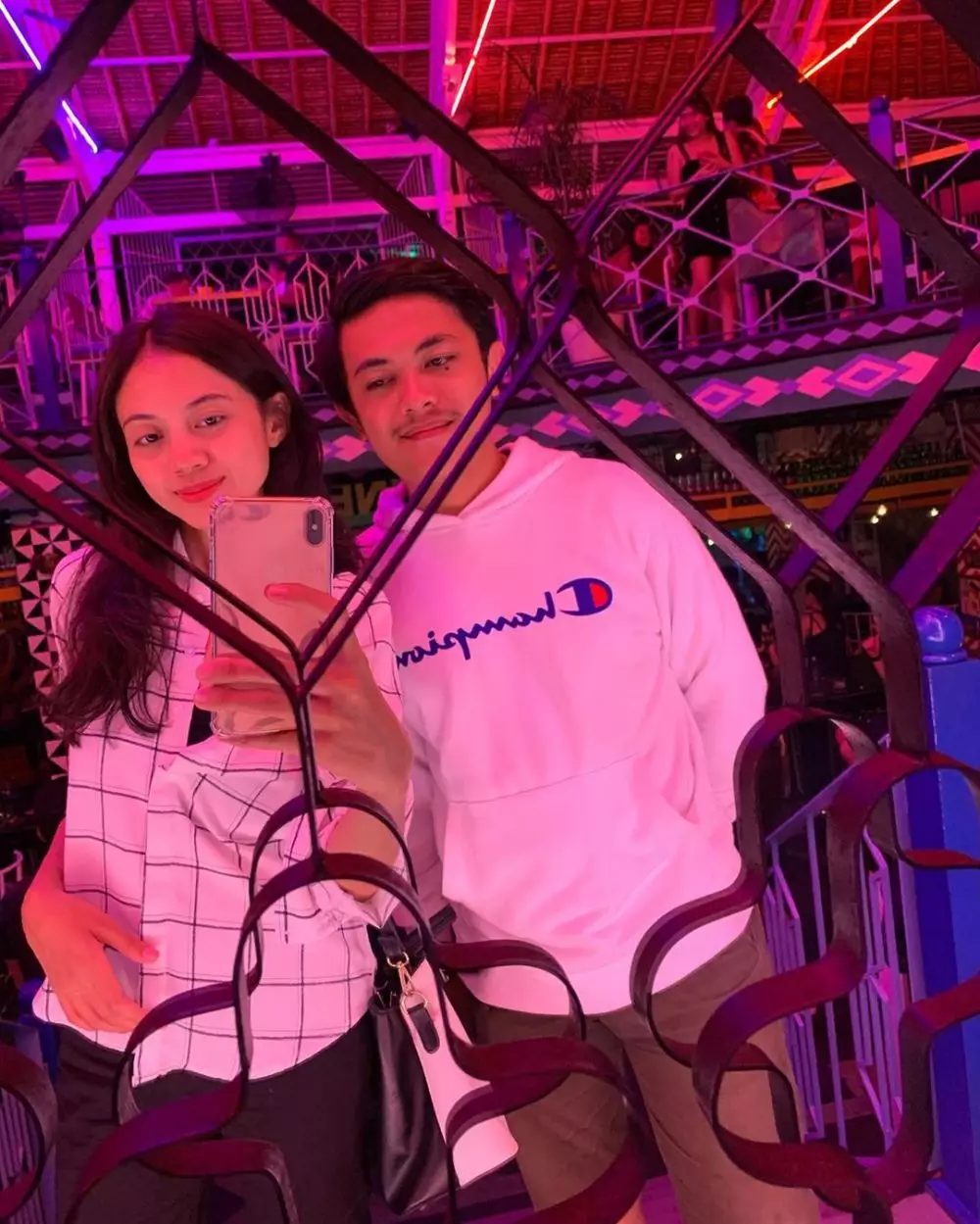 Globantara adik Millendaru  Instagram