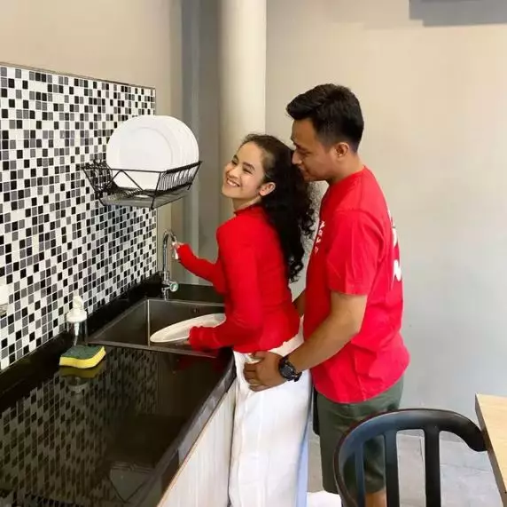 meirayni dan suami Instagram