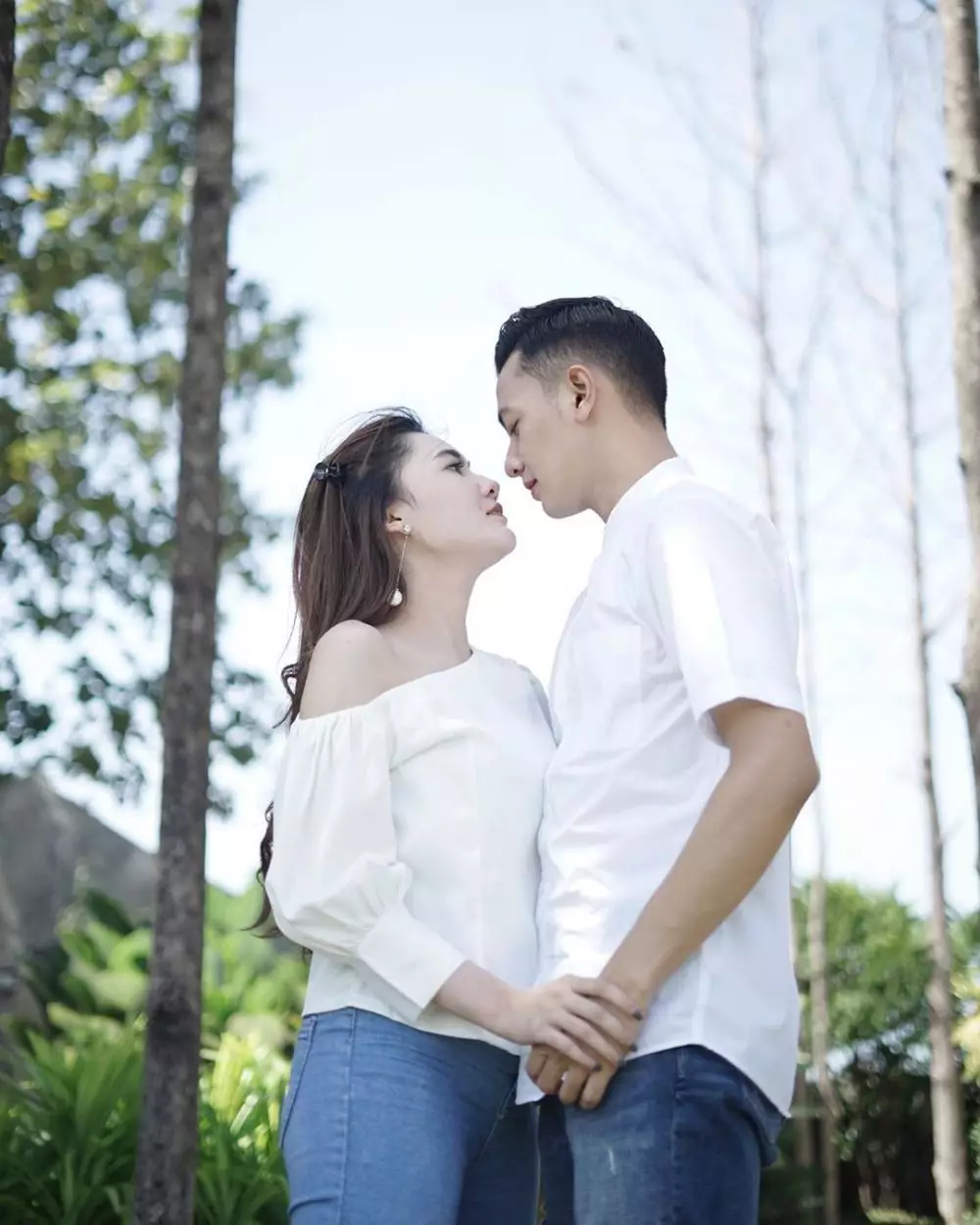 Pasangan duet penyanyi bikin baper  berbagai sumber