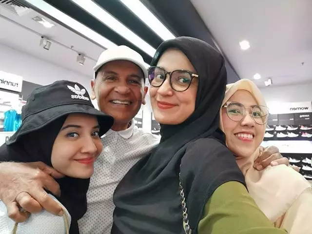 Seleb ini punya ibu sambung © 2020 brilio.net