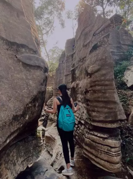 febby trekking bareng sahabat Instagram