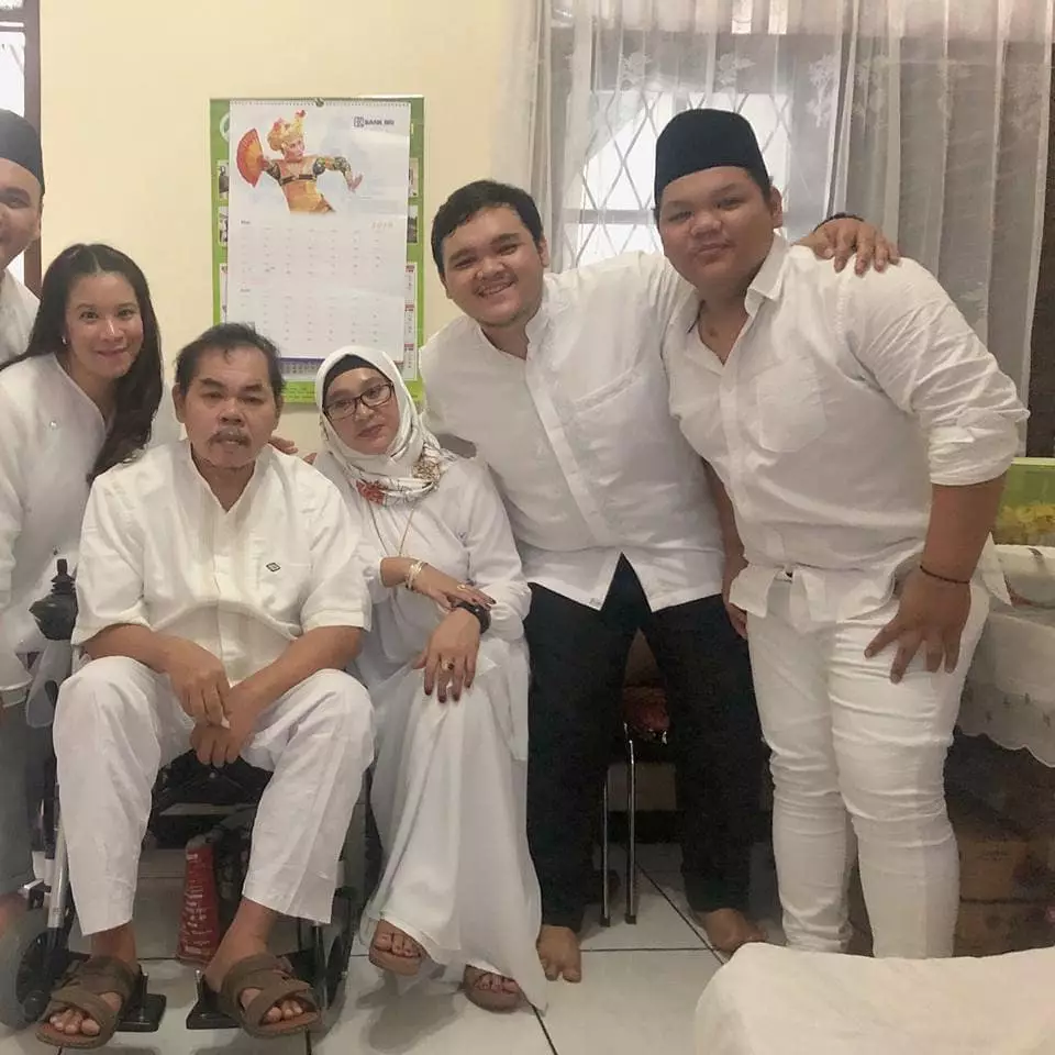 Mat Solar dan istri instagram Mat Solar dan istri instagram