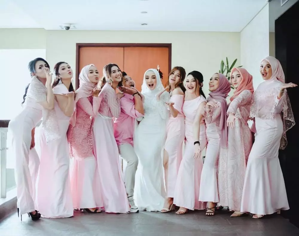 Raya Kitty nikahan sahabat instagram