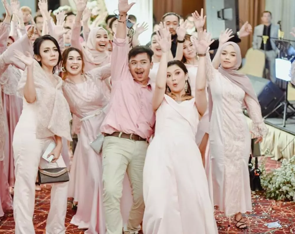 Raya Kitty nikahan sahabat instagram