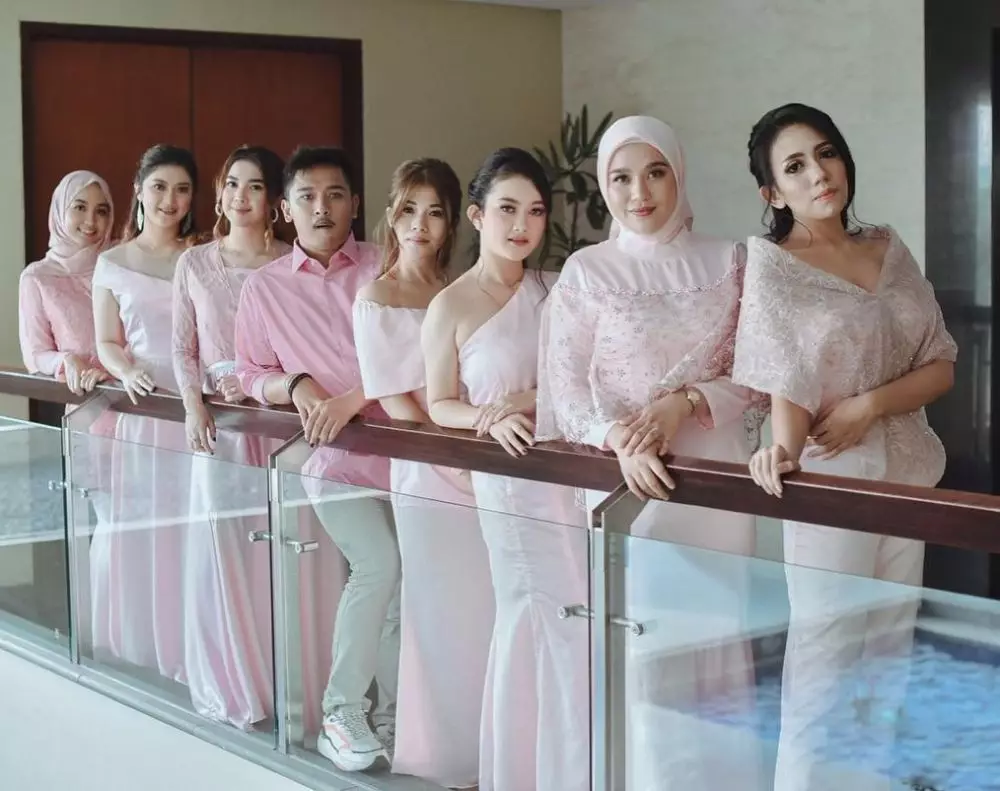 Raya Kitty nikahan sahabat instagram