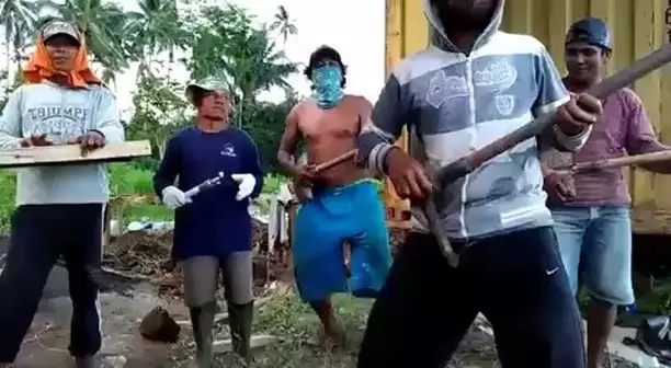 tukang bangunan konser Instagram