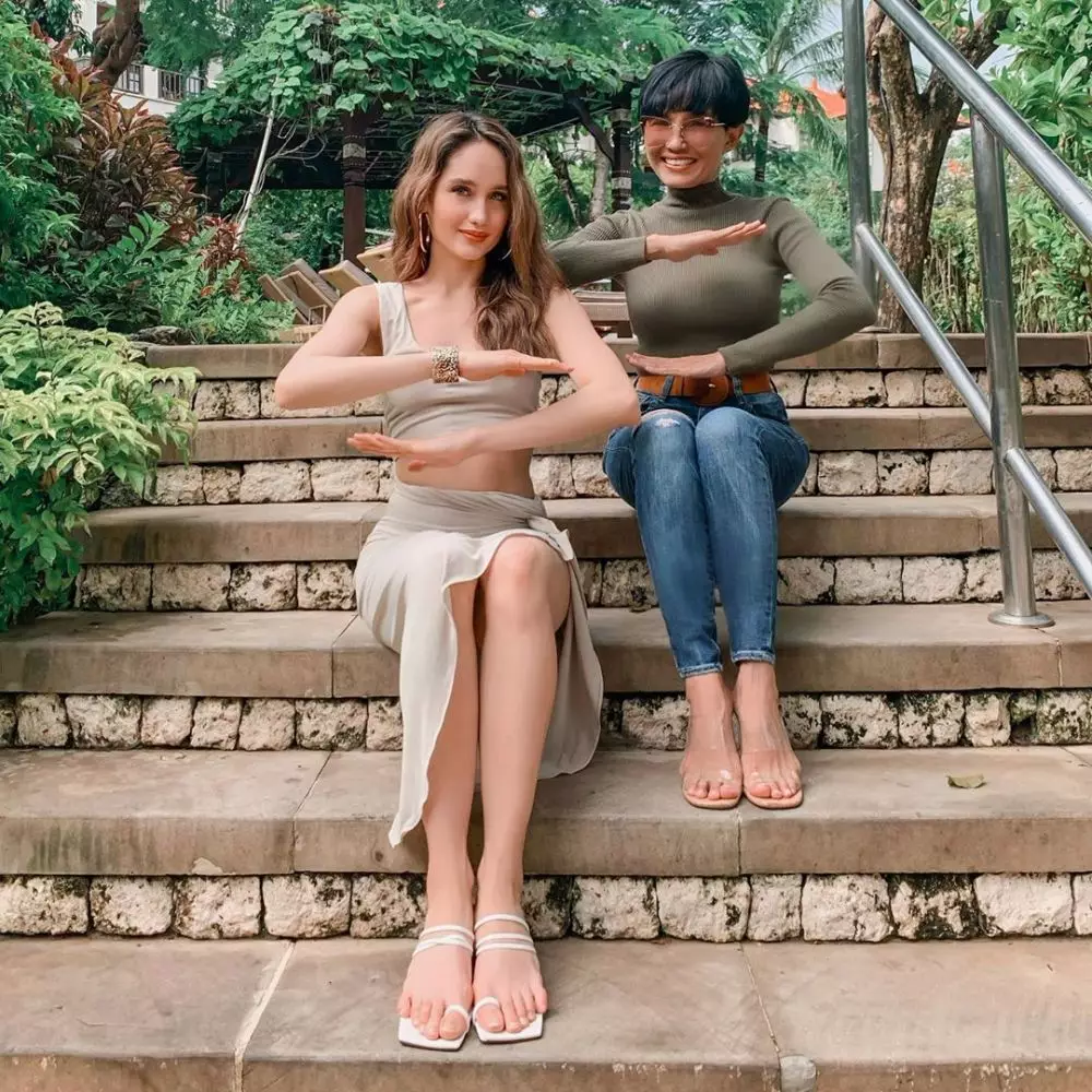 Potret kompak seleb dan anak tunggal Instagram