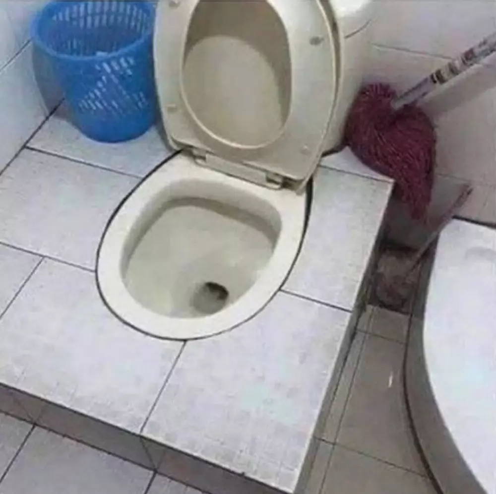 tukang bangunan salah pasang © 2020 instagram.com