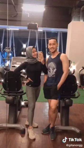 kisah pasangan sukses diet TikTok/@gitanongg kisah pasangan sukses diet TikTok/@gitanongg