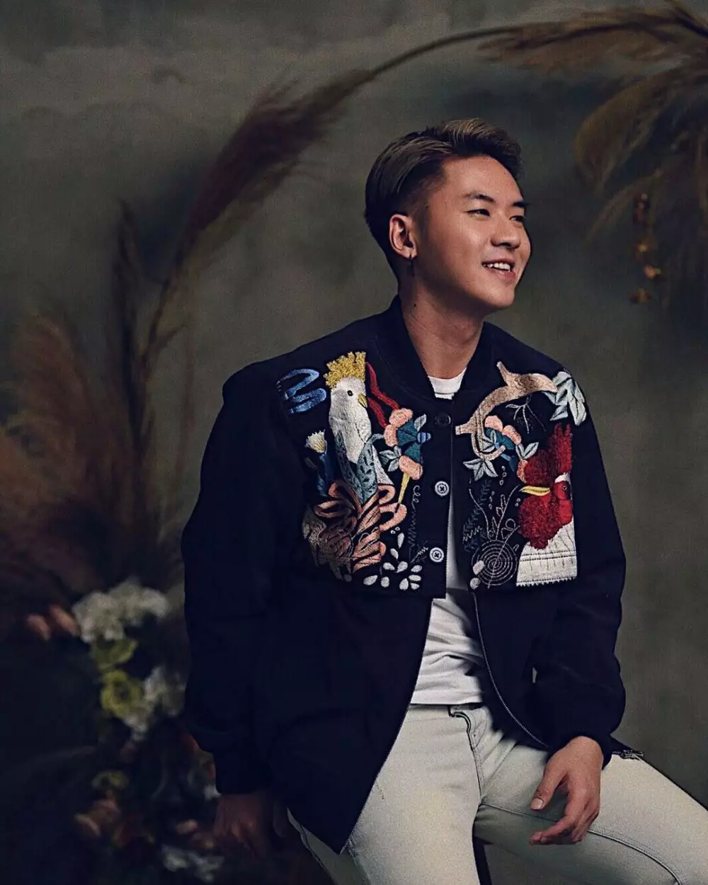 pemotretan seleb ganteng bergaya korea © 2020 Instagram