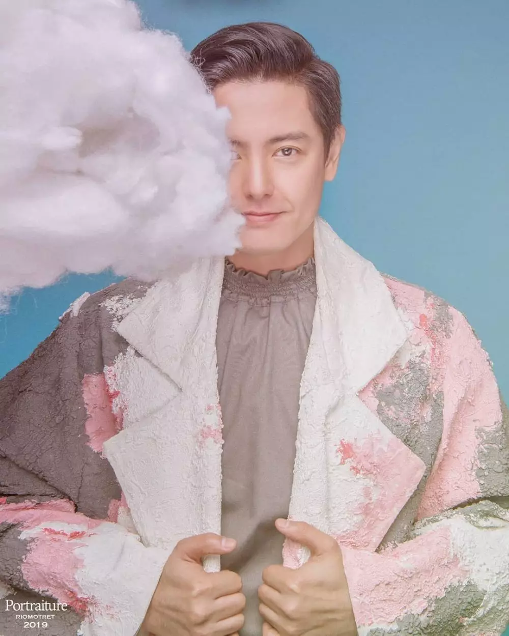 pemotretan seleb ganteng bergaya korea © 2020 Instagram