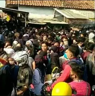 lamar kerja berdesakan di tengah pandemi Instagram lamar kerja berdesakan di tengah pandemi Instagram