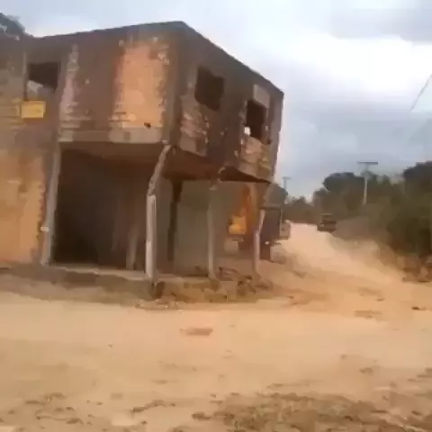 bangunan hampir roboh Instagram