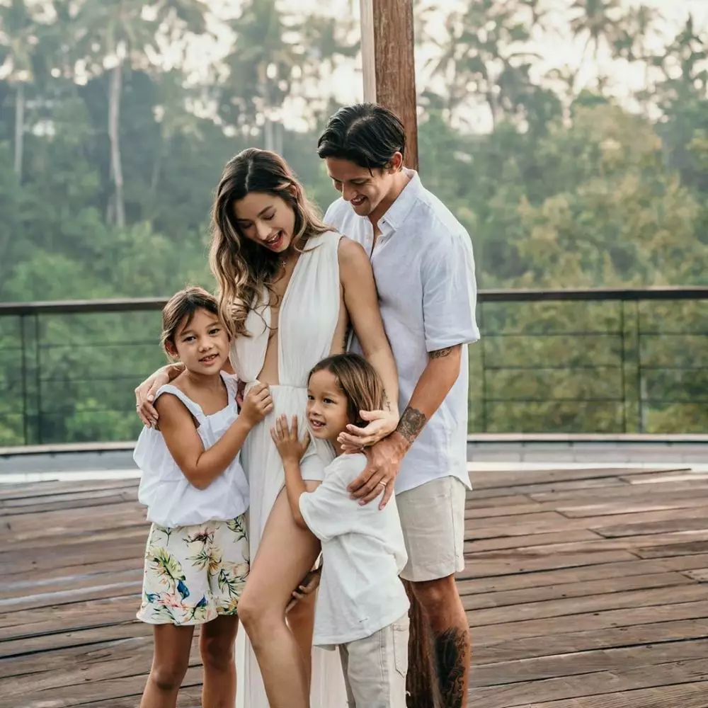 Potret Jennifer Bachdim pamer baby bump © 2020 brilio.net