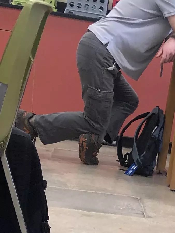 gaya unik guru saat mengajar  Berbagai Sumber gaya unik guru saat mengajar  Berbagai Sumber