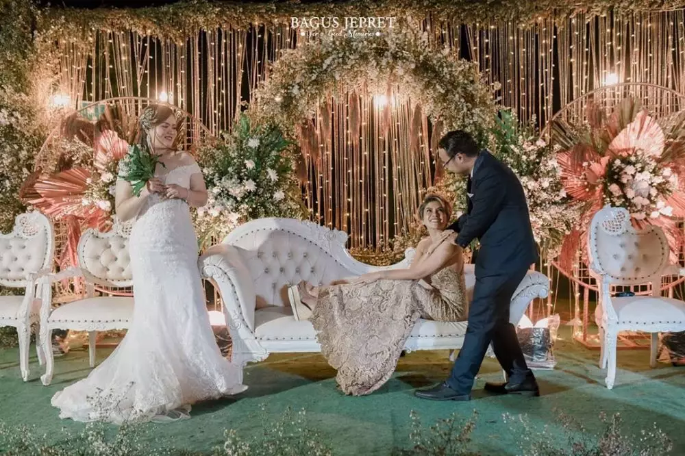 momen nikita mirzani nikahkan pasangan Instagram