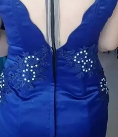 pakaian absurd banget Berbagai sumber