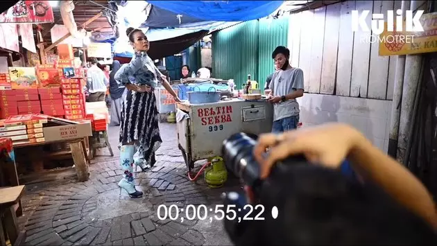 melaney sesi foto di pasar Berbagai sumber