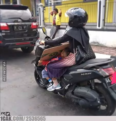 momen lucu diboncengin emak © 2020 1cak.com momen lucu diboncengin emak © 2020 1cak.com