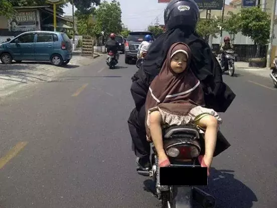 momen lucu diboncengin emak © 2020 1cak.com momen lucu diboncengin emak © 2020 1cak.com