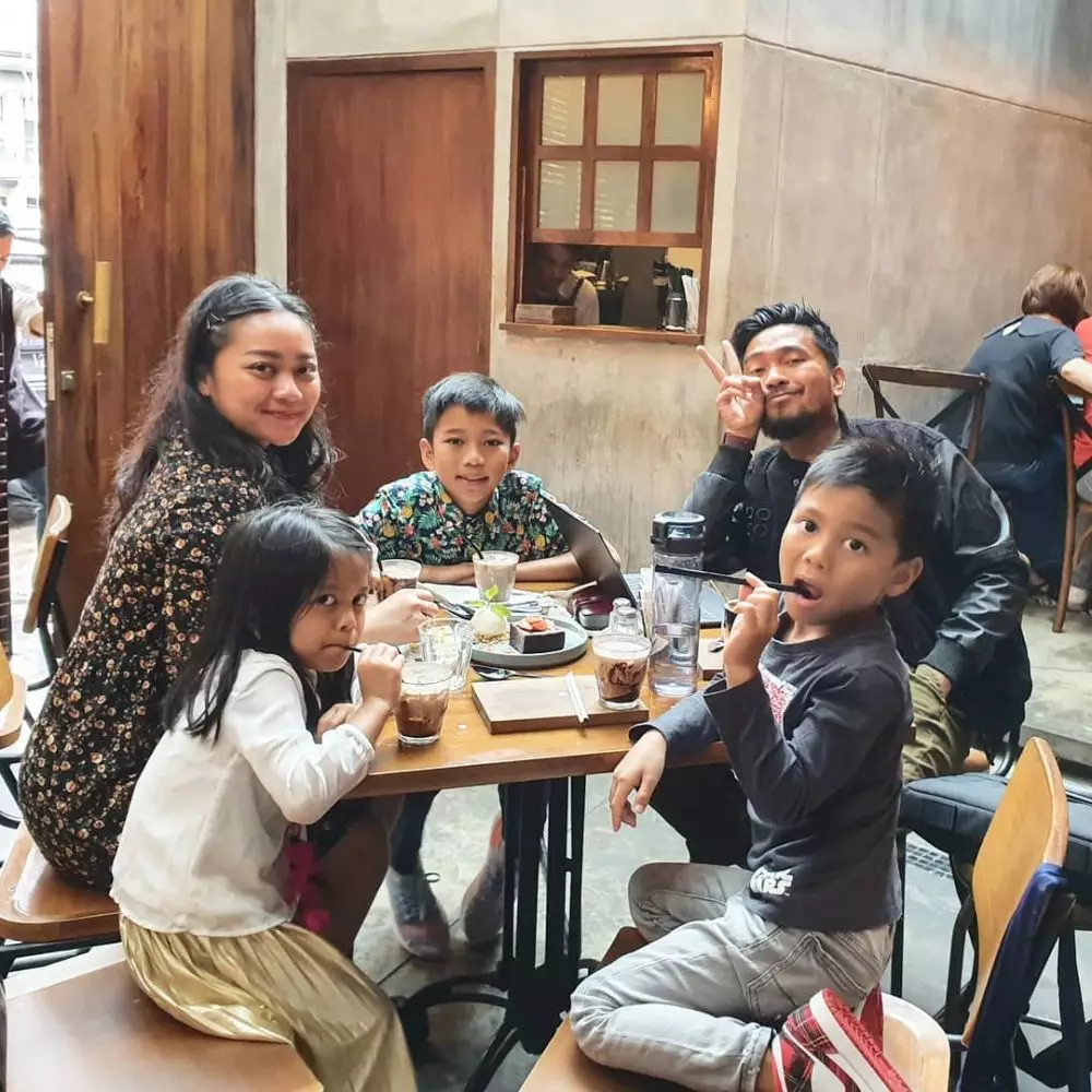 Potret harmonis Imam Darto dan keluarga © 2020 brilio.net