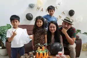 Jarang tersorot, ini 10 potret harmonis Imam Darto dan keluarga