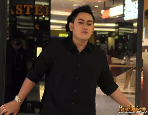 Potret 10 pedangdut tampan di awal karier berbagai sumber 