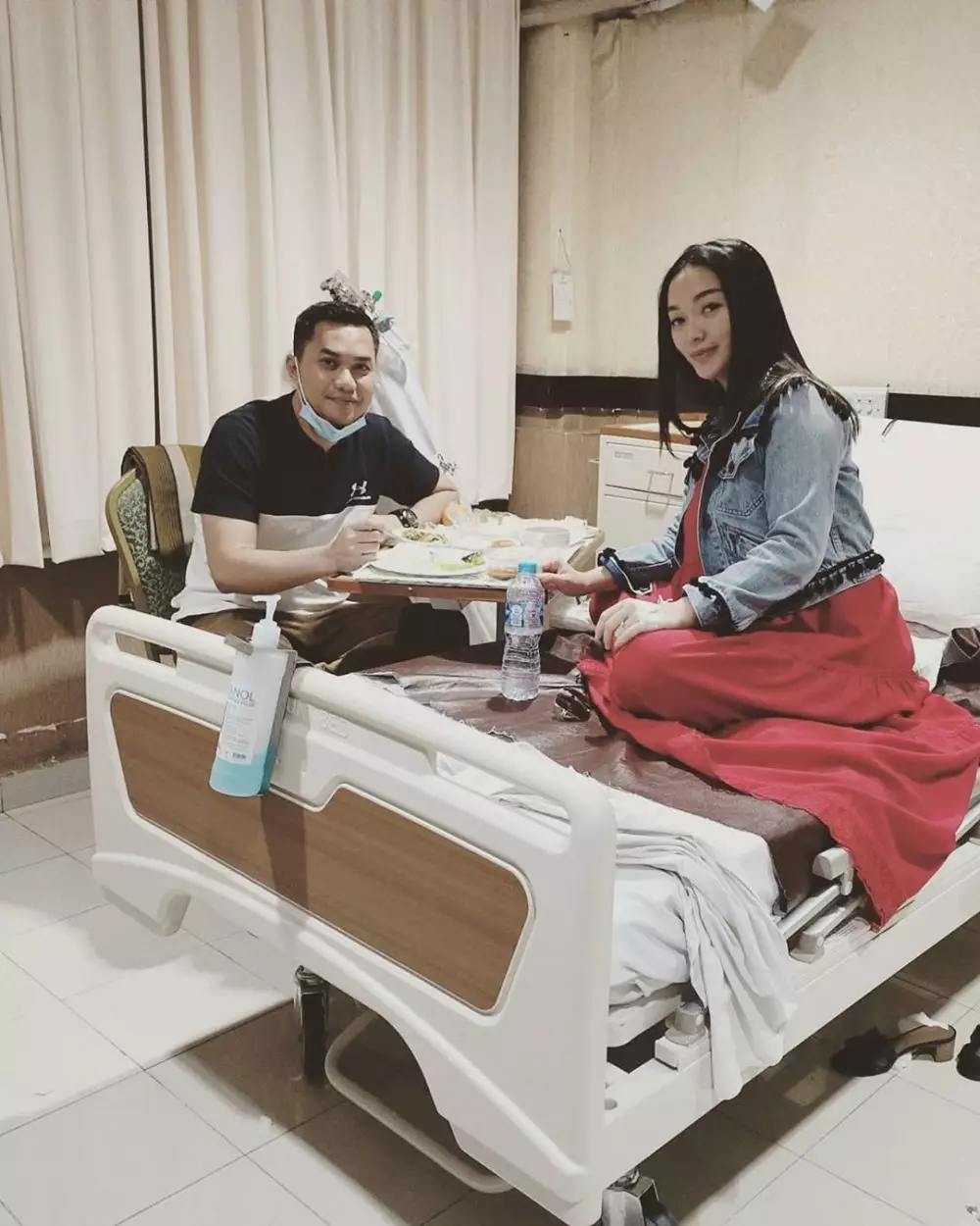 Zaskia Gotik pamer baby bump Instagram Zaskia Gotik pamer baby bump Instagram