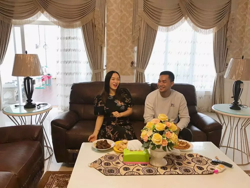 Zaskia Gotik pamer baby bump Instagram Zaskia Gotik pamer baby bump Instagram