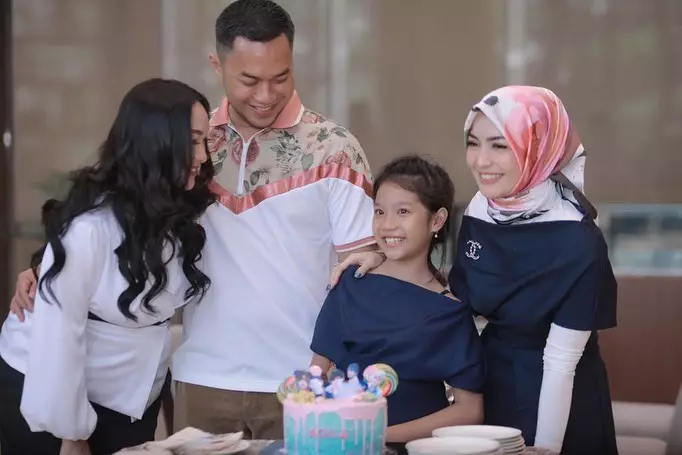 Zaskia Gotik pamer baby bump Instagram Zaskia Gotik pamer baby bump Instagram