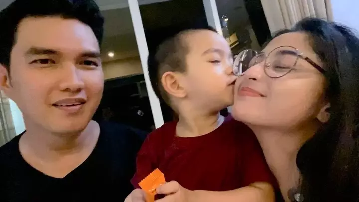 Dewi Perssik Instagram