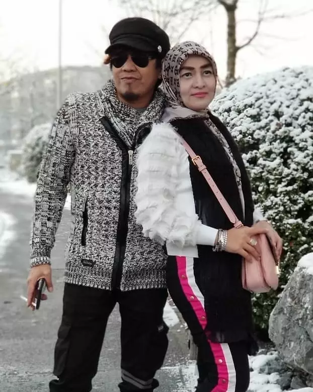 vokalis era 2000-an dan istri Instagram vokalis era 2000-an dan istri Instagram