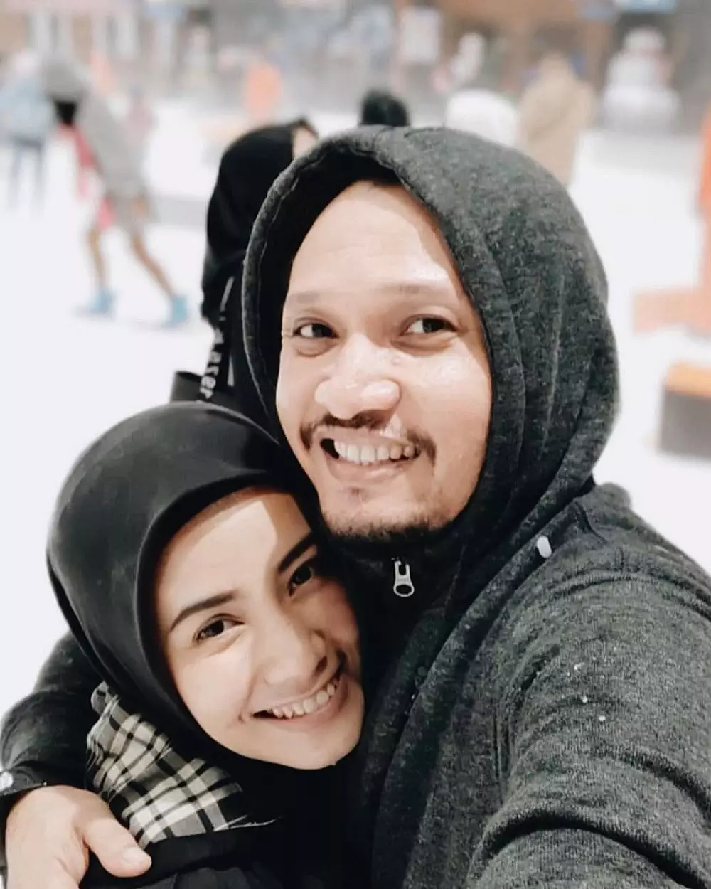 vokalis era 2000-an dan istri Instagram vokalis era 2000-an dan istri Instagram